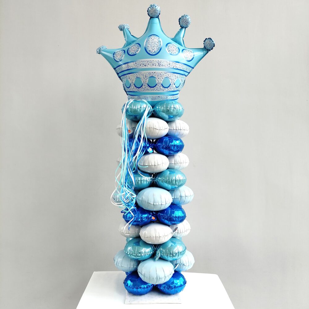 COMPOSITION OF BALLOONS WITH BLUE CORONA ON A COLUMN