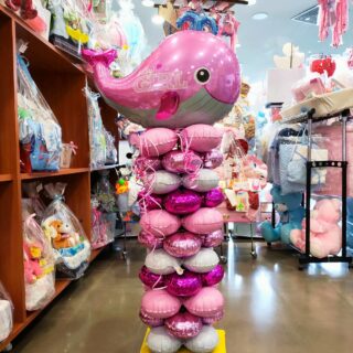 PINK FISH BALLOON COMPOSITION IN A COLUMN FOR A NEWBORN GIRLPINK FISH BALLOON COMPOSITION IN A COLUMN FOR A NEWBORN GIRL